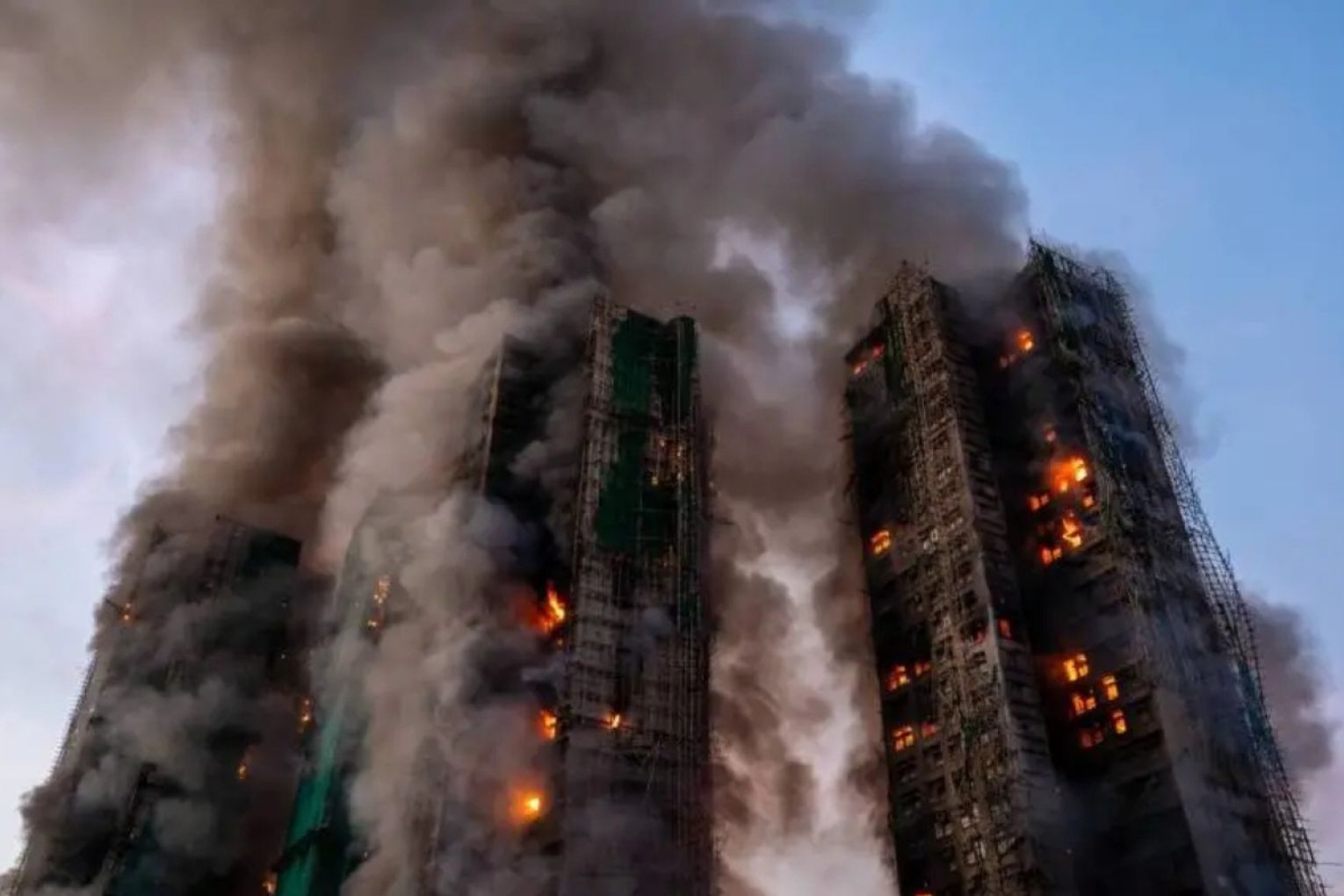 Thumbnail for Hong Kong fire: Three reportedly arrested with dozens dead and hundreds missing