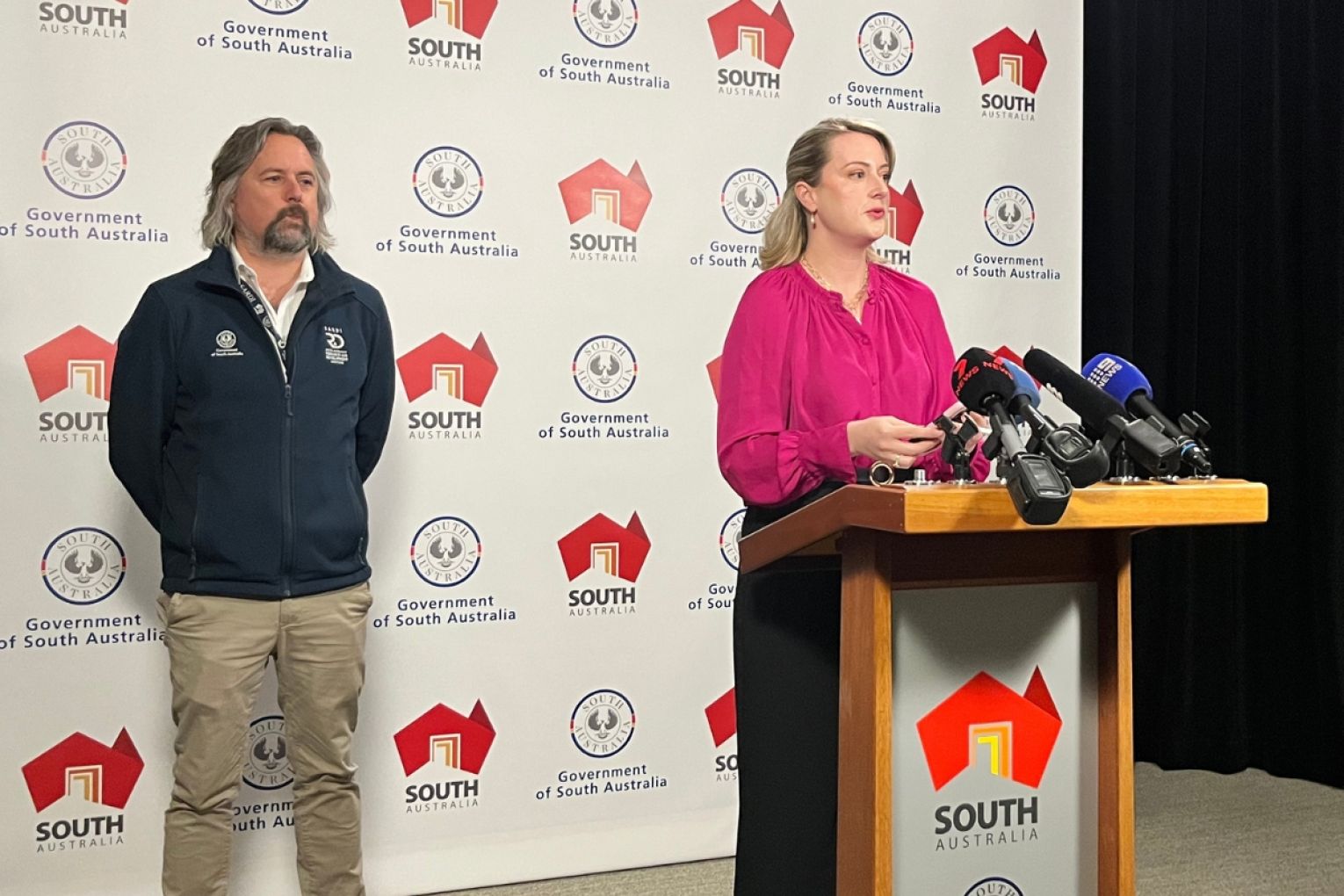 SARDI executive director Mike Steer and Environment Minister Lucy Hood delivered the algal bloom update this morning. Photo: Charlie Gilchrist/InDaily