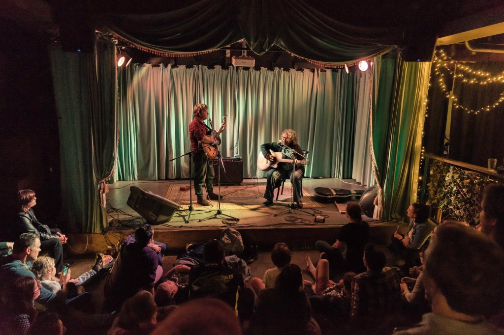 ‘This is not Carols by Candlelight’: Darren Hanlon leaves out the tinsel for 20th anniversary Christmas shows