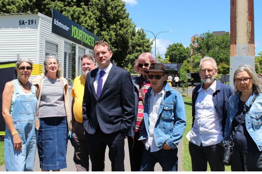 ‘It’s unbearable’: Residents flee CBD as MP hopeful promises to shift car race from park lands