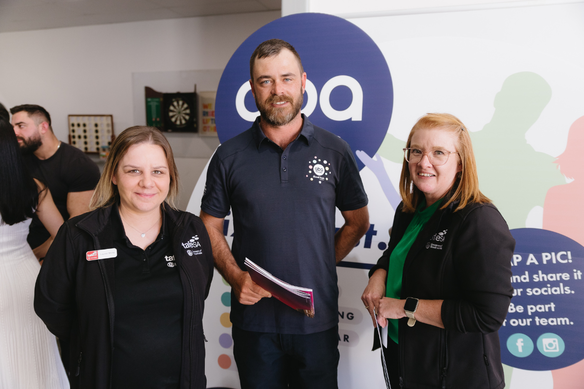 Lauren White, Robert Pullman and Dianne Hastings