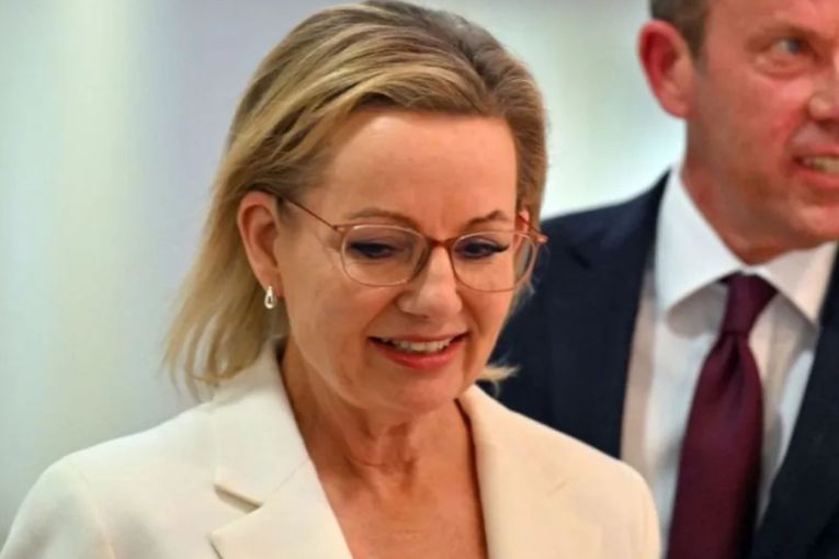 Thumbnail for Labor makes hay as Coalition ditches net-zero