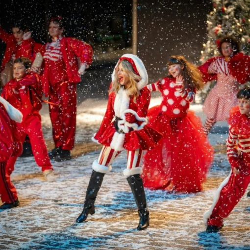 Thumbnail for XMAS time: Kylie Minogue tops UK Christmas charts