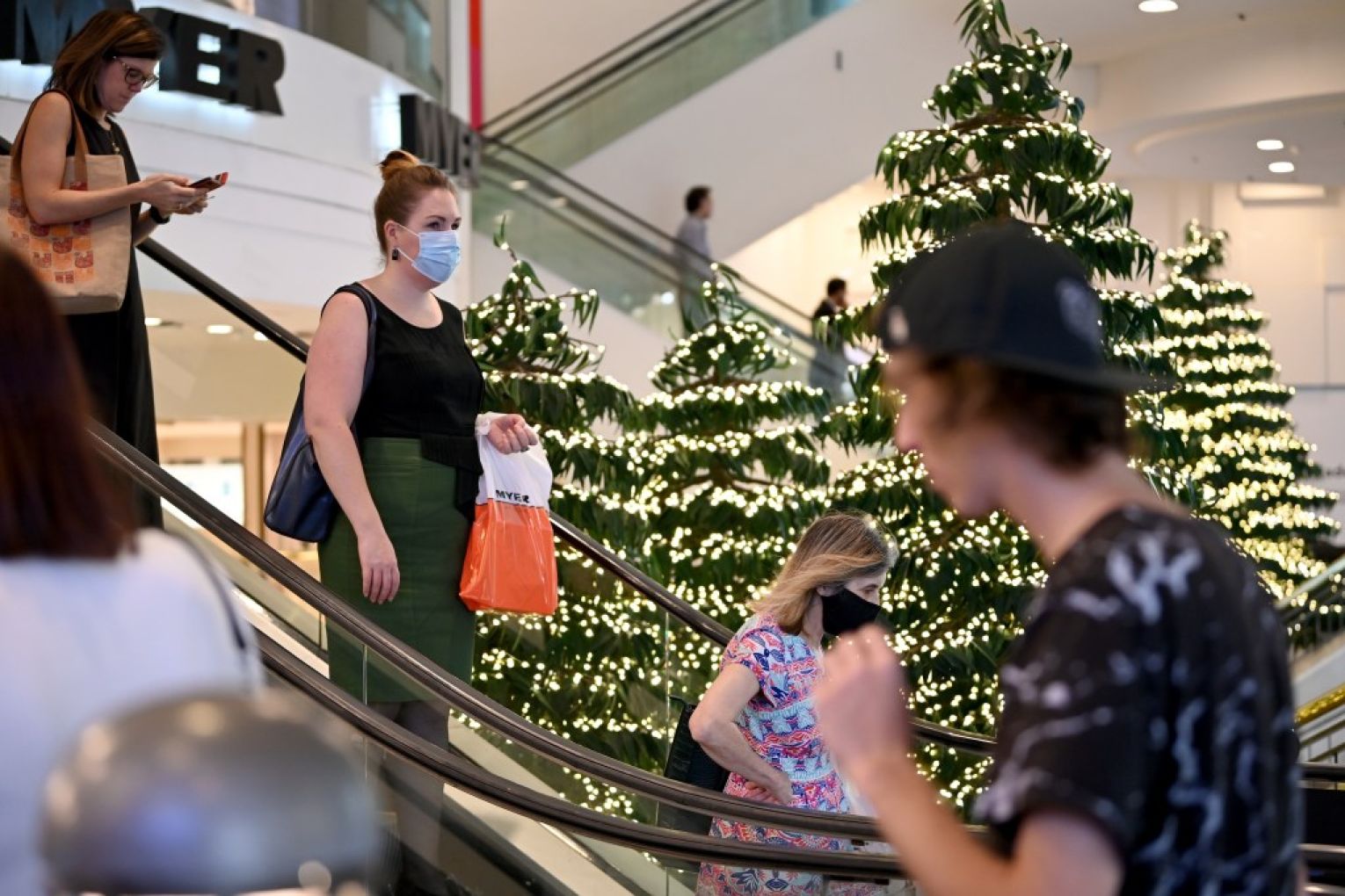 The final rates decision before Christmas isn't expected to put more money in shoppers' pockets.