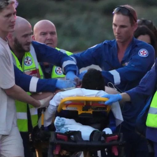 Thumbnail for Aussies rush to give blood after Bondi horror