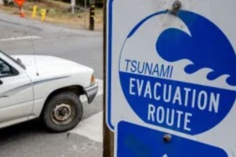 Thumbnail for Powerful 7.6-magnitude earthquake strikes Japan