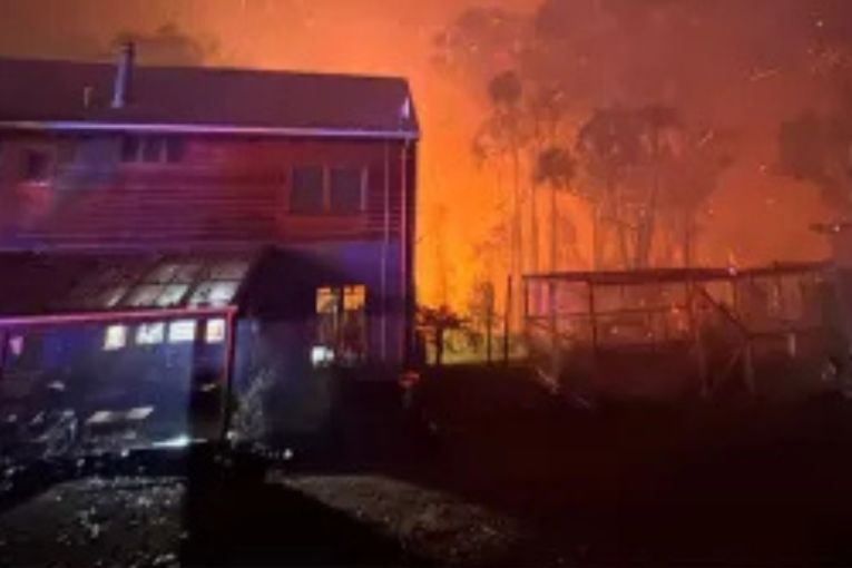 Thumbnail for Deadly warning as towns under bushfire threat