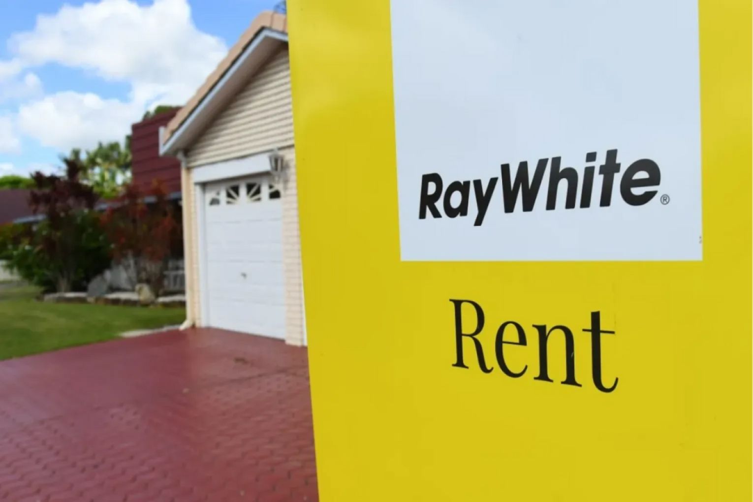 Rent growth in most regional areas around the country outpaced that of their respective capital city counterparts. Photo: AAP/Jono Searle
