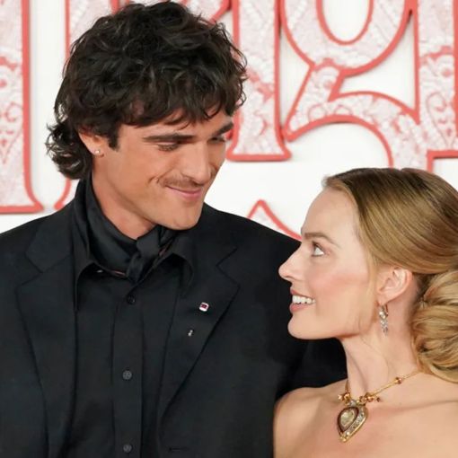 Thumbnail for Queensland cast shines at Wuthering Heights premiere