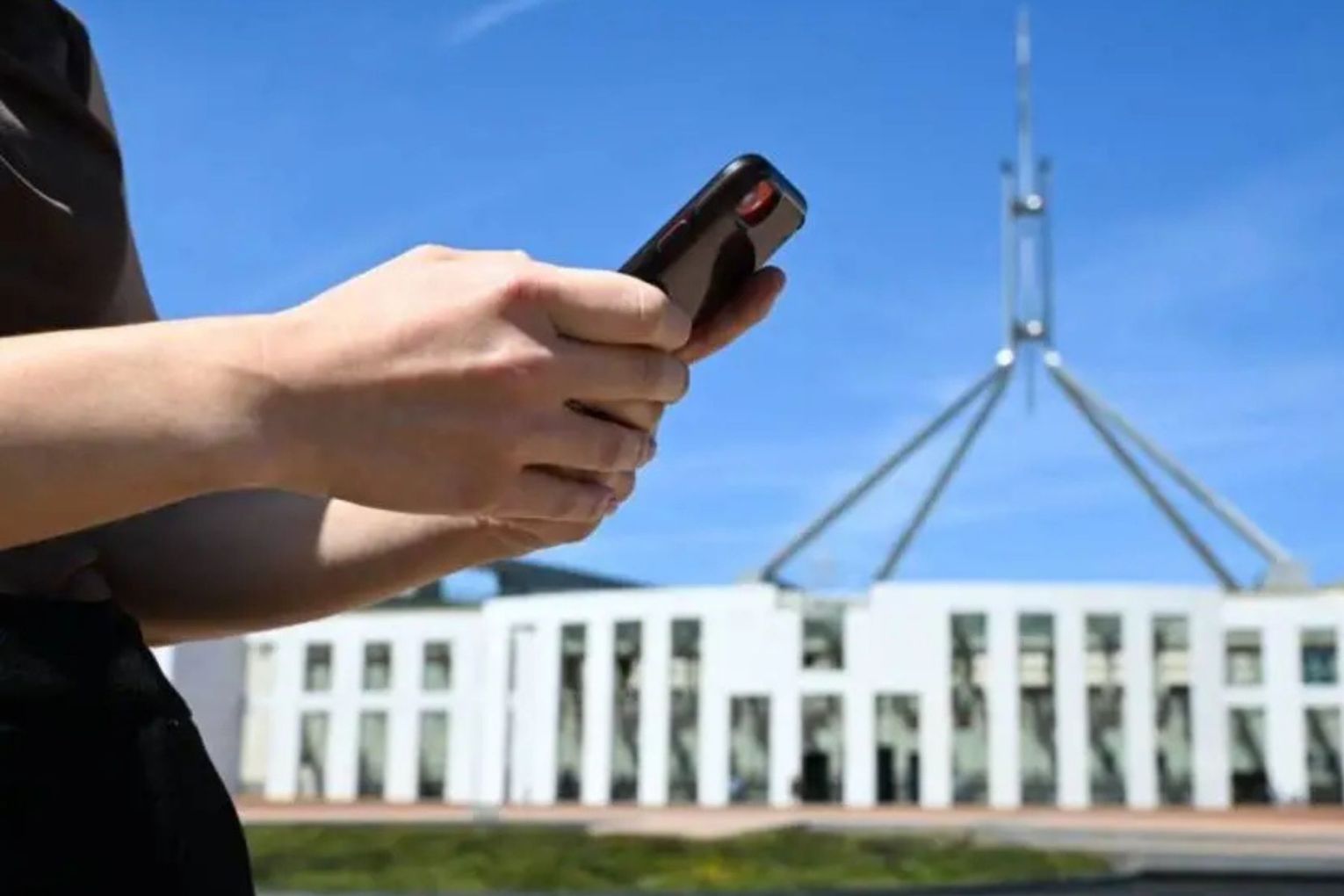 Canberra is now considering strengthening the social media ban on under 16s. Picture: Lukas Coch/AAP PHOTOS