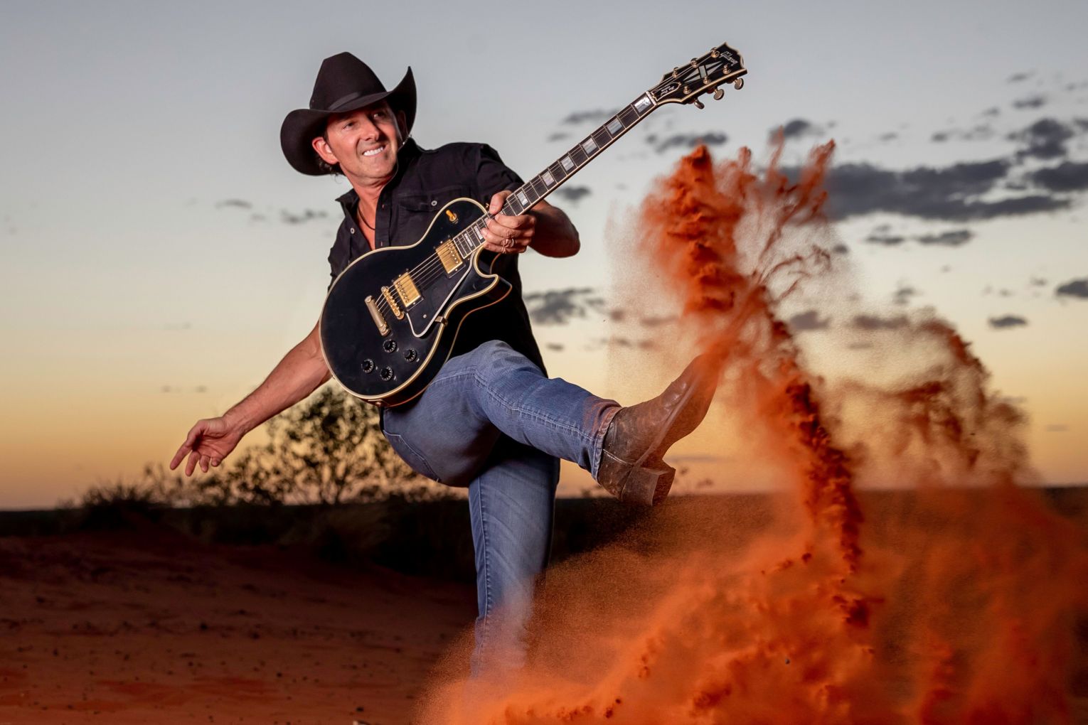 Australian country music legend Lee Kernaghan will join Queensland Music Trails for two major shows and deliver three pop-up gigs across Outback communities.