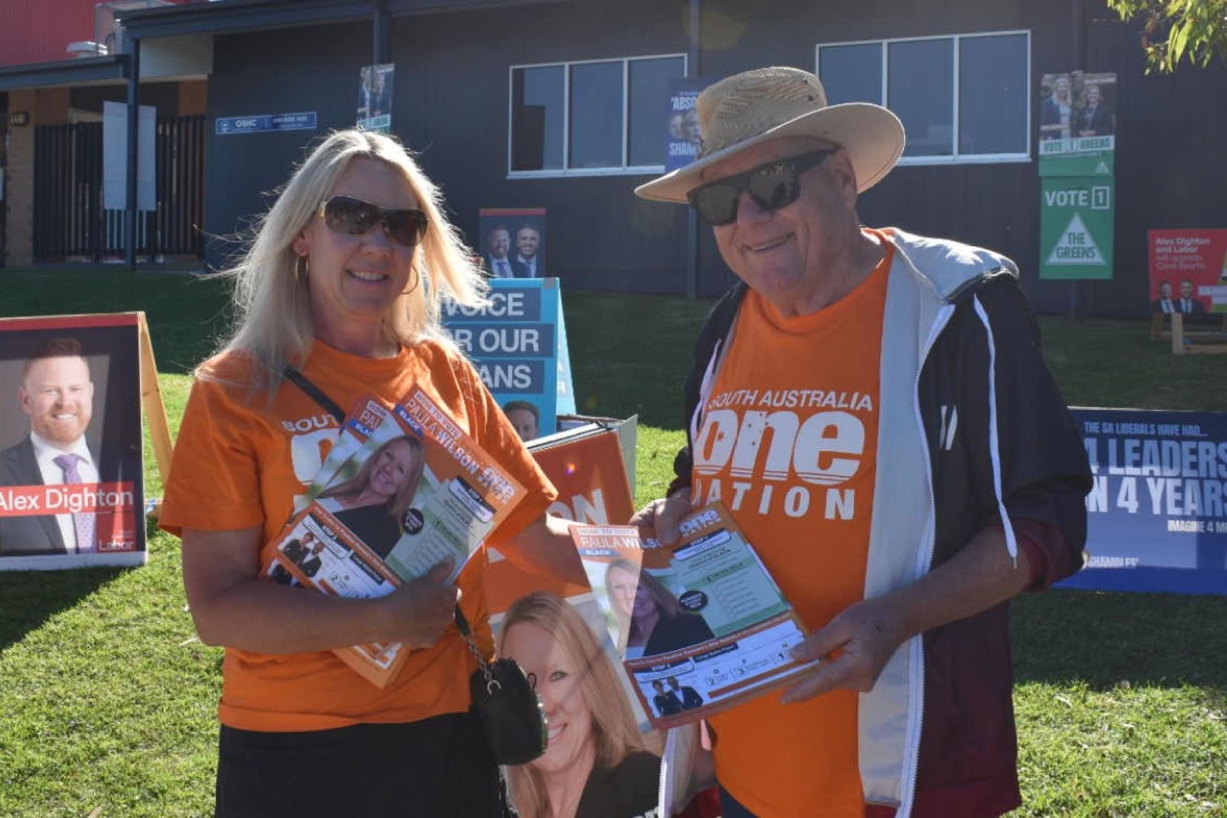 One Nation candidate Paula Wilson and her father Richard at Hallet Cove. Photo: Helen Karakulak/InDaily