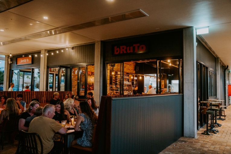 Thumbnail for Bar Bruto