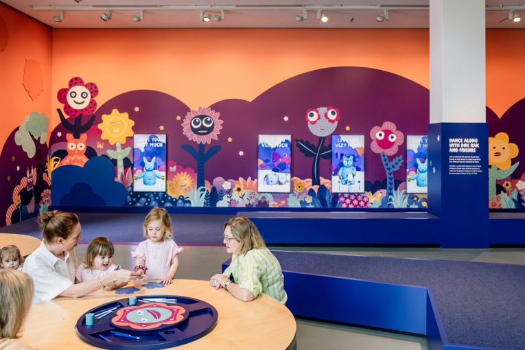 Thumbnail for QAGOMA: Vipoo Srivilasa Express Yourself