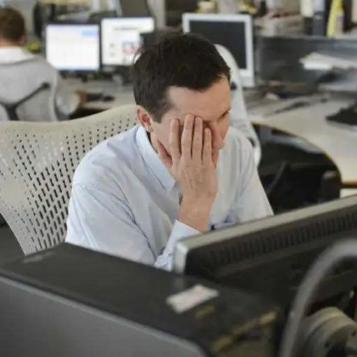 Thumbnail for Unions push for five weeks’ annual leave – but are workers too busy to take it?