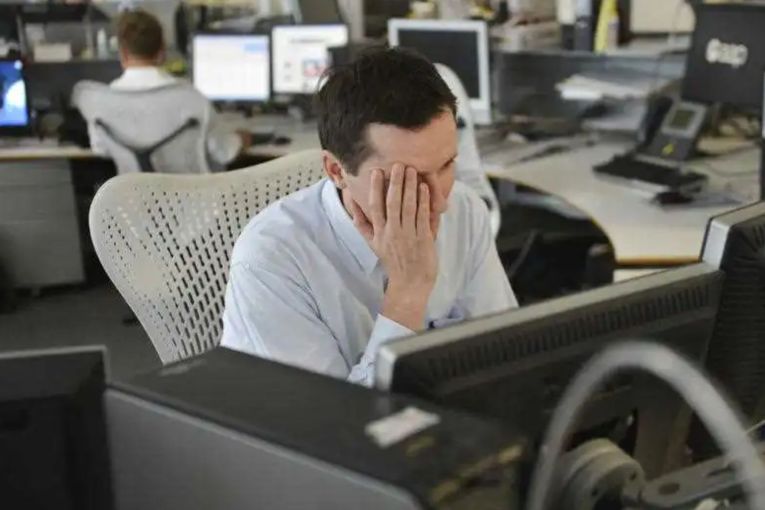 Thumbnail for Unions push for 5 weeks’ annual leave – but are workers too busy to take it?