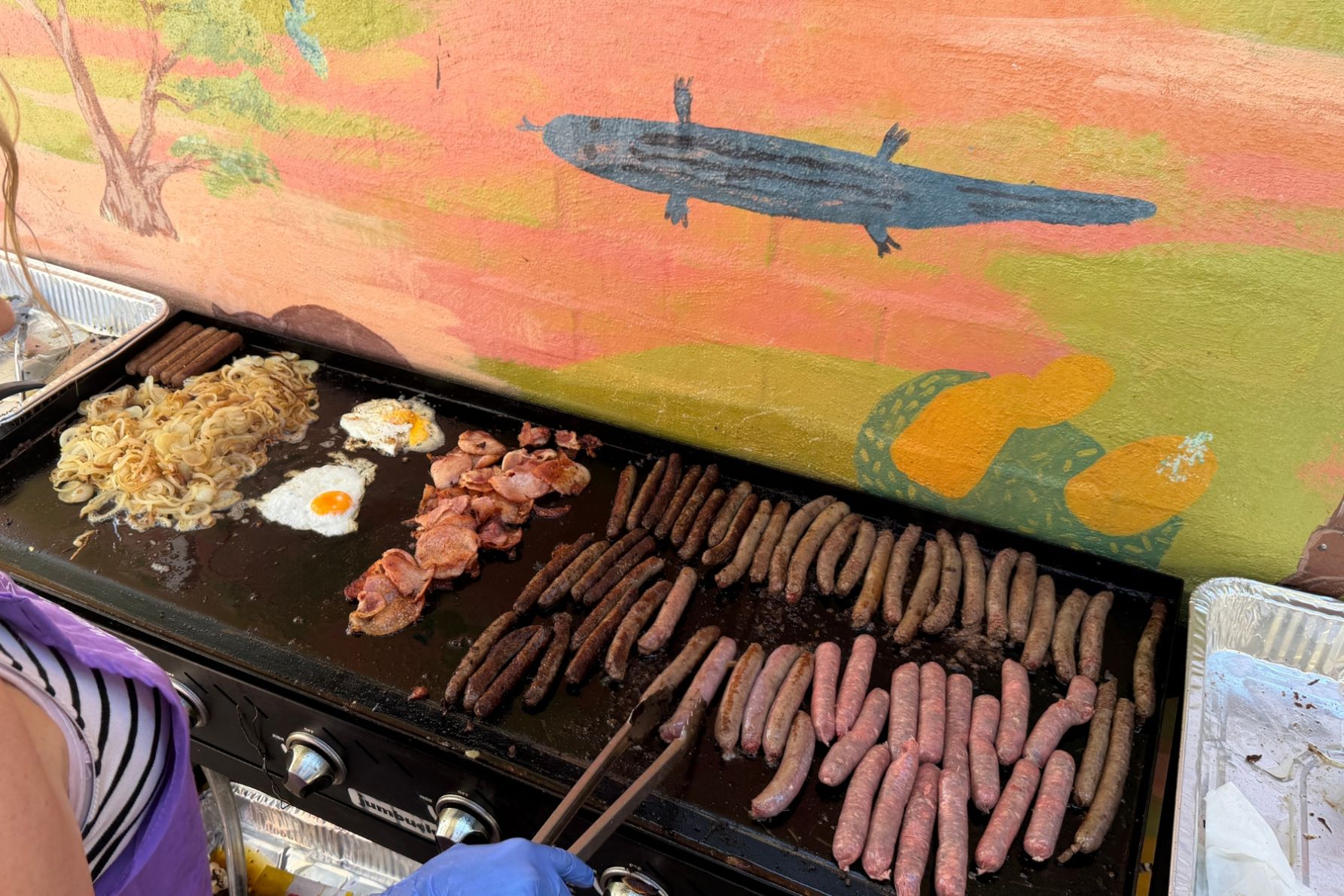 Voters were treated to a sausage sizzle at Norwood Primary School today, Liberal candidate Anna Finizio saying it was "the best" in her electorate. Photo: David Simmons/InDaily