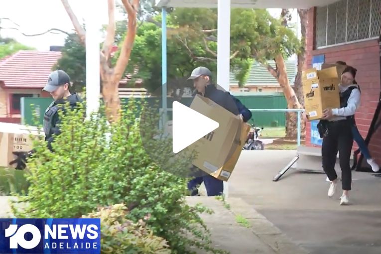 Thumbnail for VIDEO: Freeway reopens after truck crash | Elizabeth East hairdresser break-in