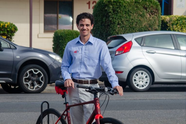 Thumbnail for South Aussies lock up cars as Premier reveals plan for extra fuel price cut