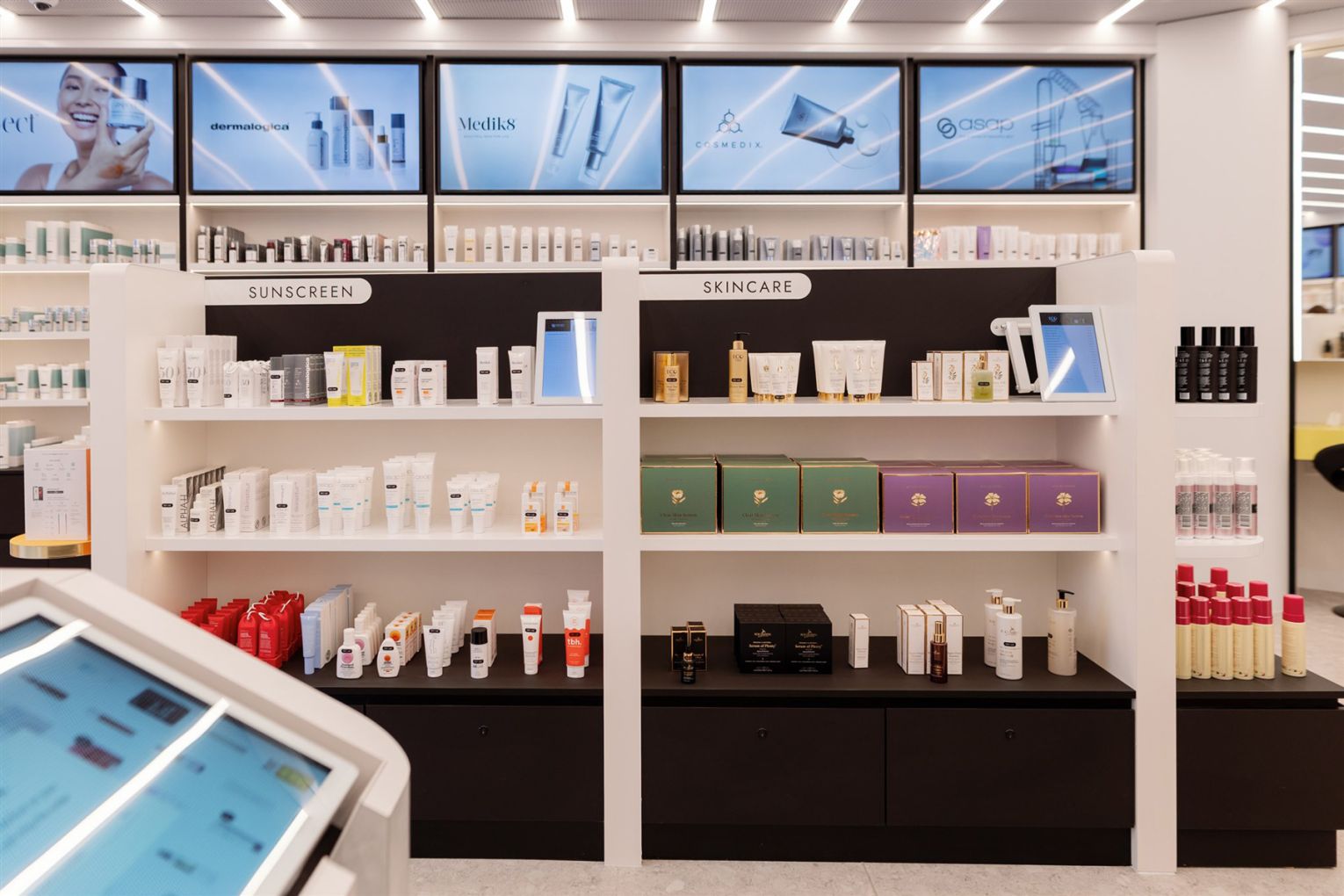 Adore Beauty at Warringah Mall | Credit: Elin Bandmann Photography