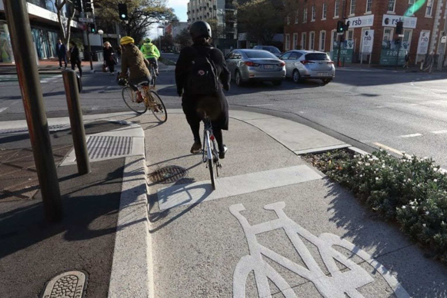 A motion to introduce pop-up bike lanes will be put forward at the City of Adelaide Council meeting. Photo: Tony Lewis.