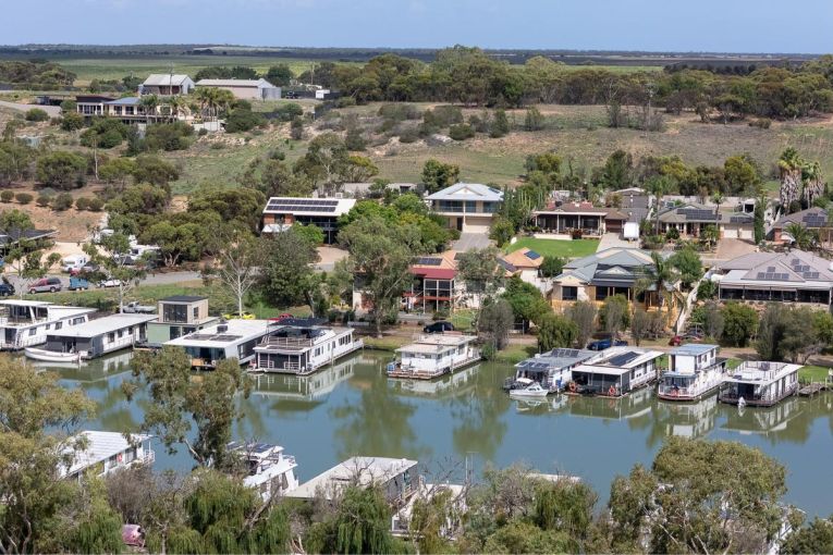 Thumbnail for 28 Riverglen Drive, White Sands