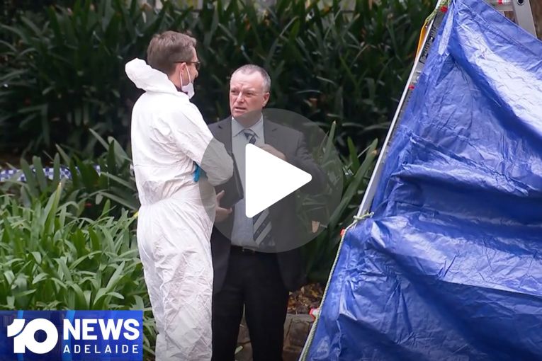 Thumbnail for VIDEO: Body found in public toilet | Man stabbed in foothills