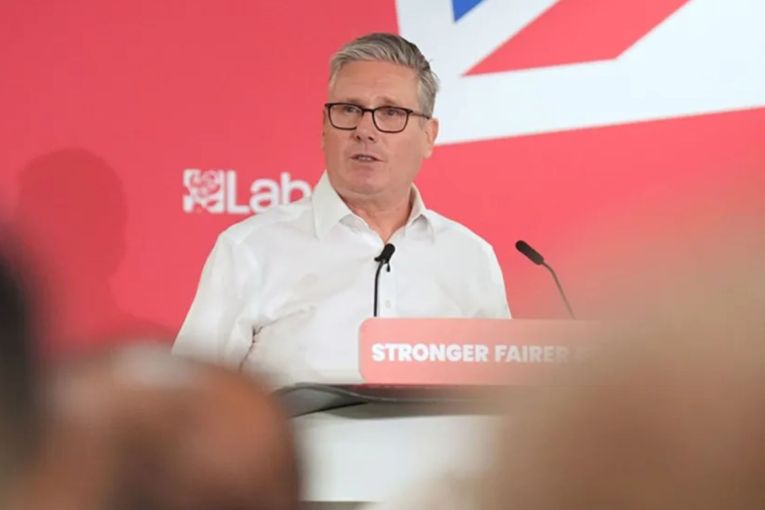 Thumbnail for Aides quit as 60 Labour MPs urge Starmer to go
