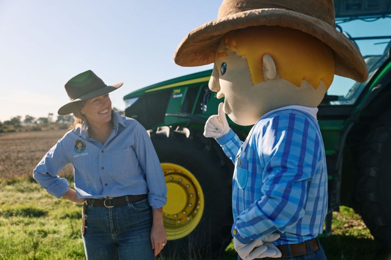 Thumbnail for George plants hundreds of new books in SA shelves