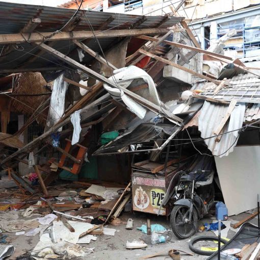 Thumbnail for Tens of thousands displaced by Philippine earthquake