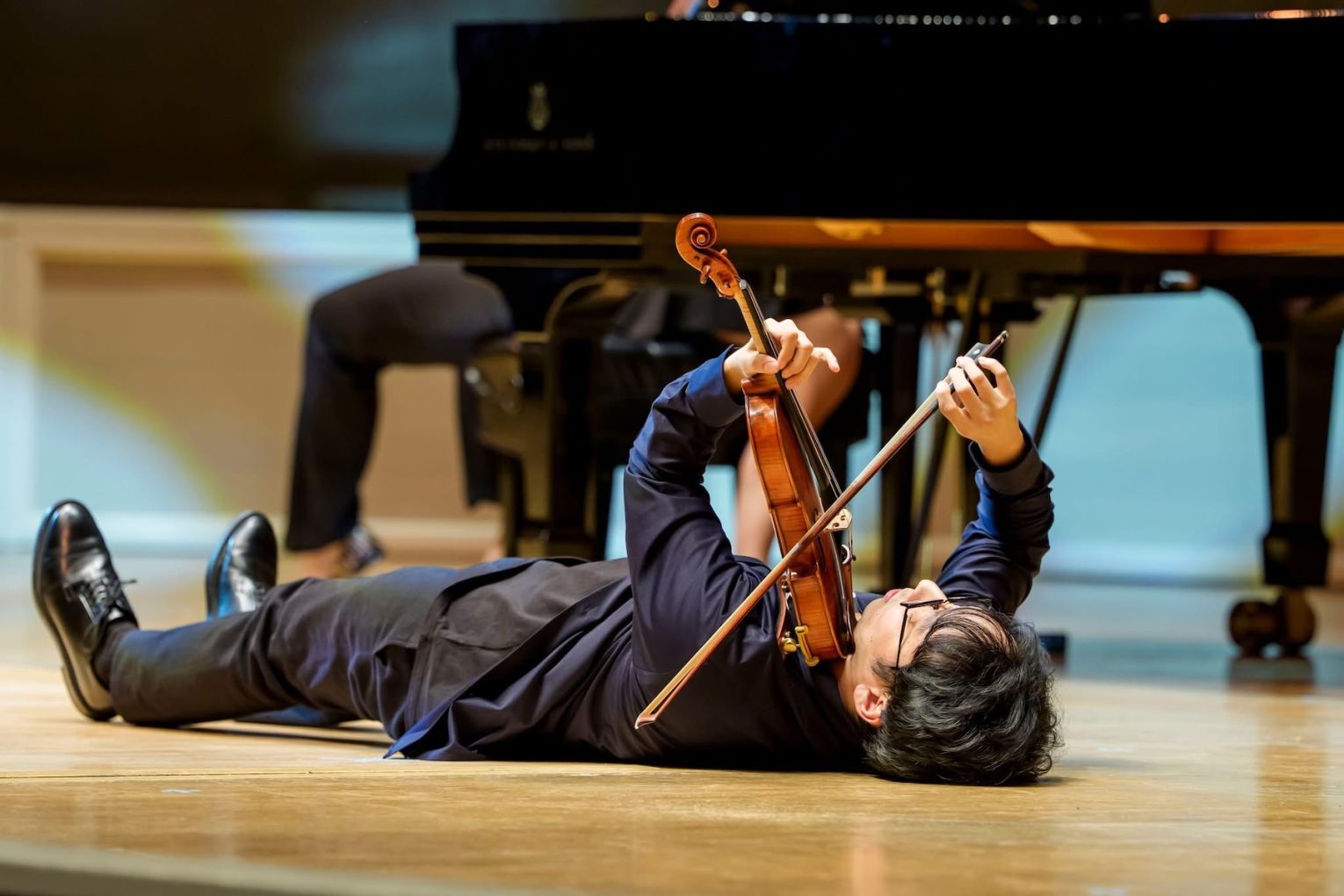 Brett Yang delivers a grounded performance as part of the TwoSet Violin live show. Photo: Supplied