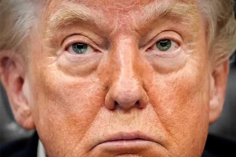 Thumbnail for Inside the Trump Regime Change with Jonathan Swan