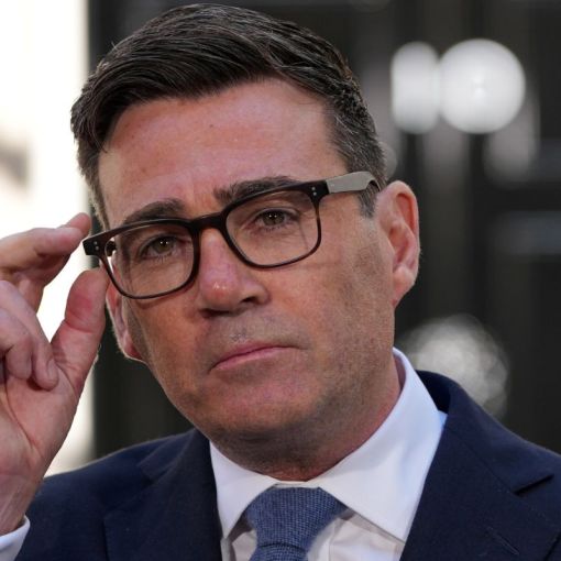 Thumbnail for ‘King of the North’: New British PM takes keys to Downing Street