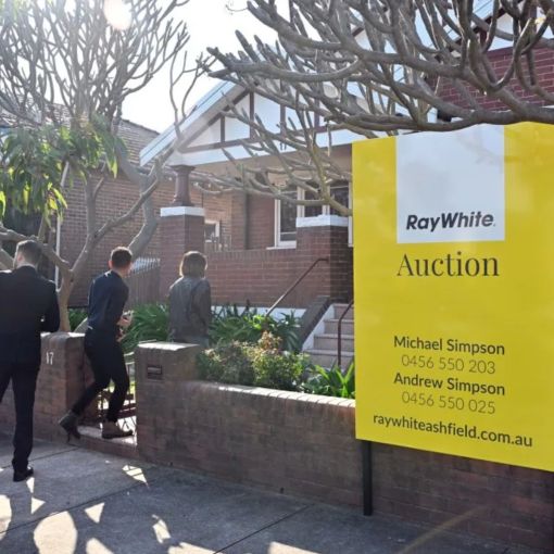 Thumbnail for Housing market ‘fully in decline’ as prices tank