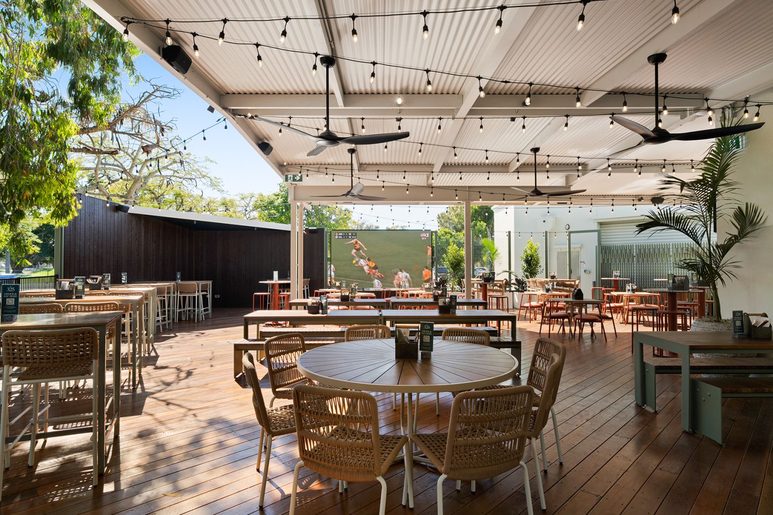 Runaway Bay Tavern, Runaway Bay | Credit: BLANKSTUDIOS