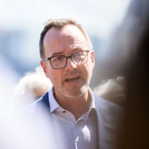 Thumbnail for Greens reveal new leader after former chief steps down
