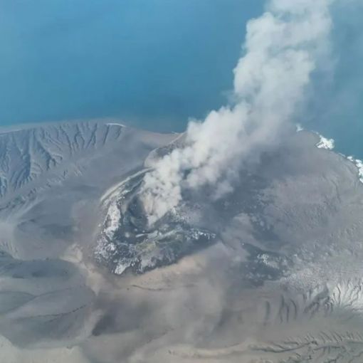 Thumbnail for Airport chaos as volcano eruption grounds Australian flights