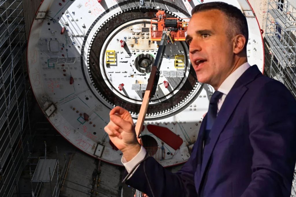 Premier calls in corruption watchdog on state's largest project - News